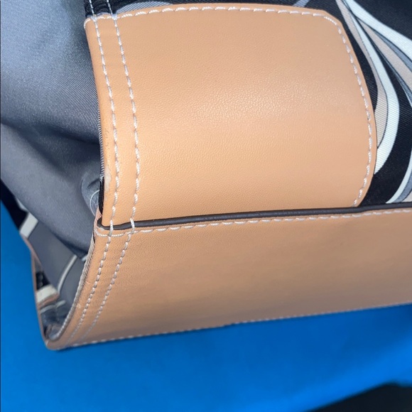 Tory Burch Ella Tote - Picture 10 of 16